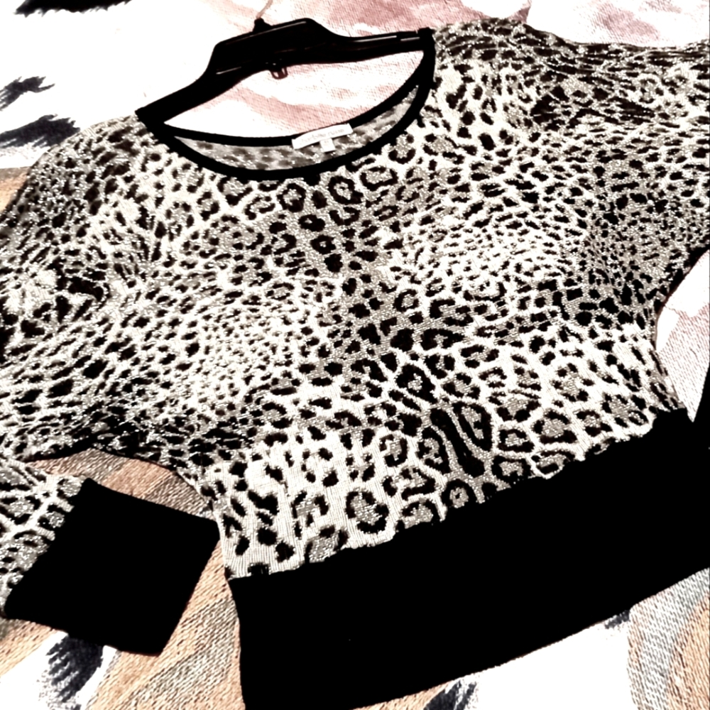 Silver 🤍🖤🤍Leopard Sweater